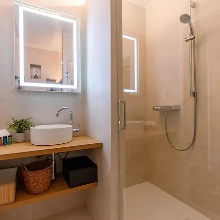 Studio N&B - Completely Renovated Studio Located In The Heart Of Ostend